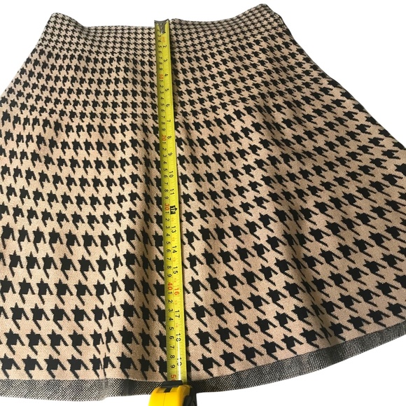 Classic Houndstooth A-Line Skirt – Black & Tan Knit - Picture 3 of 6